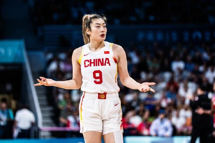 篮球：笑死人！中国女篮连小日本都打不过！！
前天，女篮亚洲杯半决赛，中国81-9