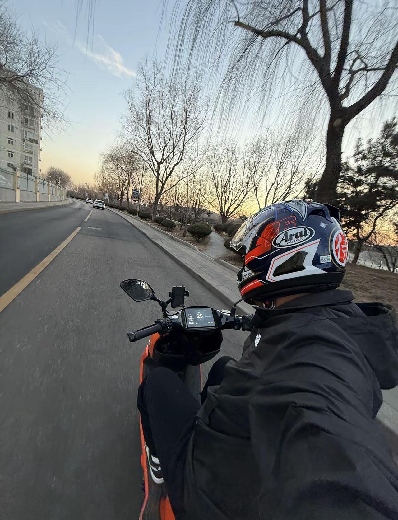 你变得如此锋利，会不会有一天刺穿自己  女骑 封闭道路拍摄请勿模仿 安全驾驶