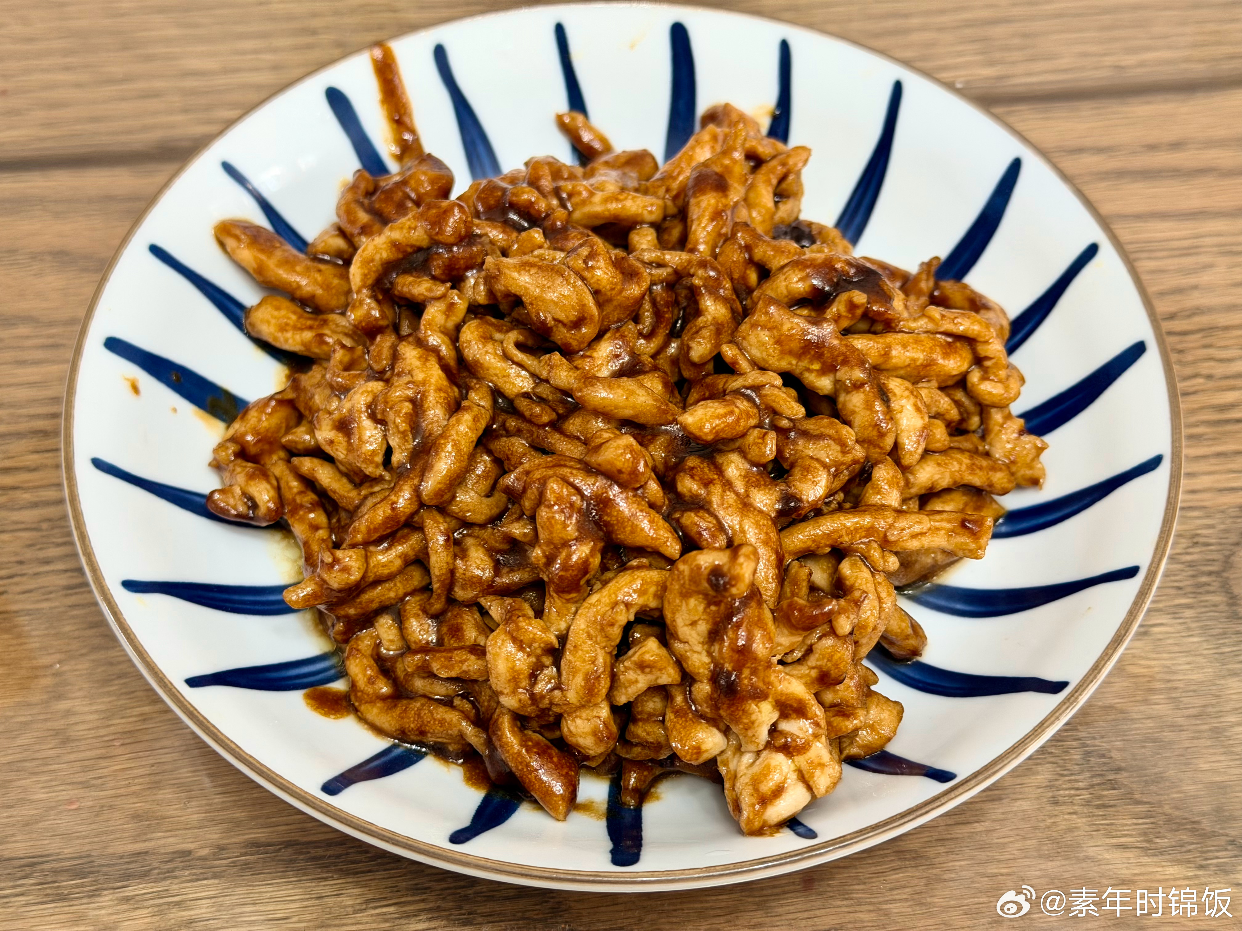 这一段时间做菜盐放的很少了基本都是酱油调味，尽量清淡一些今日午饭一荤一素酱油龙头