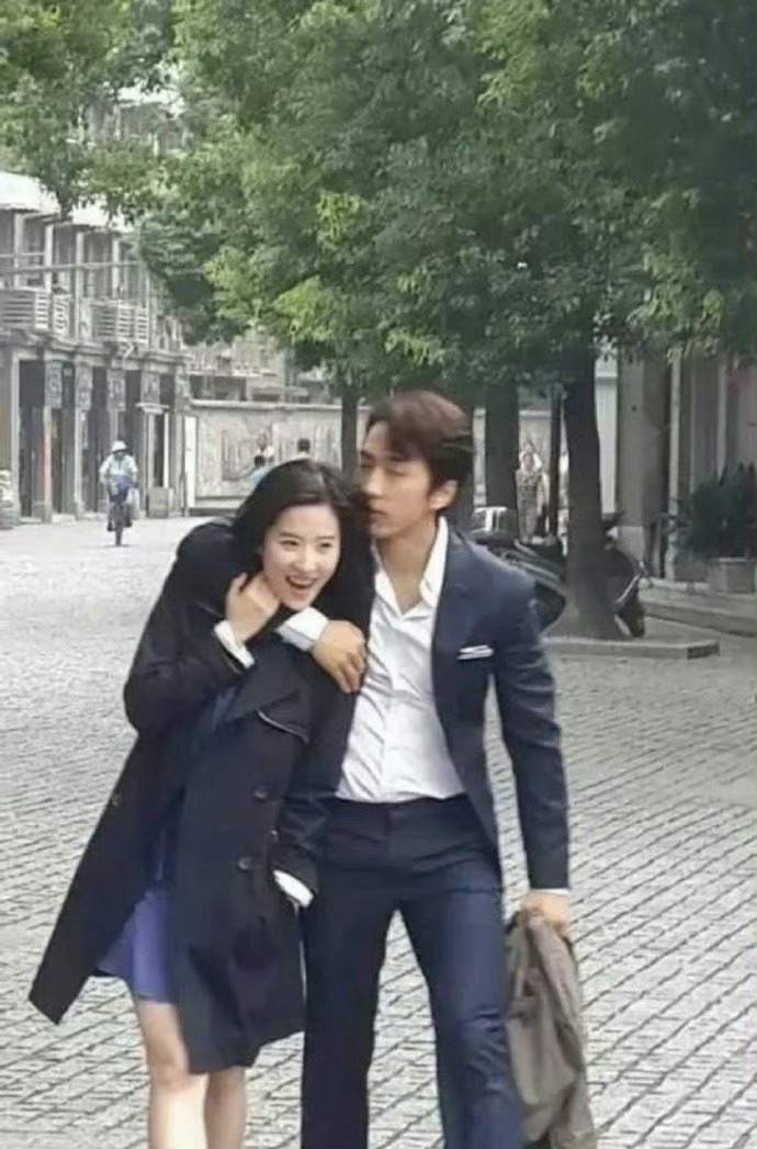 刘亦菲为什么不优先考虑中国男友？ ​ ​​​