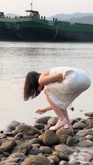 梦里的女孩，永远看不清脸，永远都是背影，这到底是为什么梦里的美女 见到了梦里的人