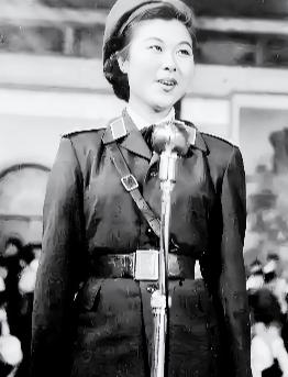 1959年9月，总政文工团报幕员周如雁接到一个紧急通知：立刻从北大荒返回北京，参