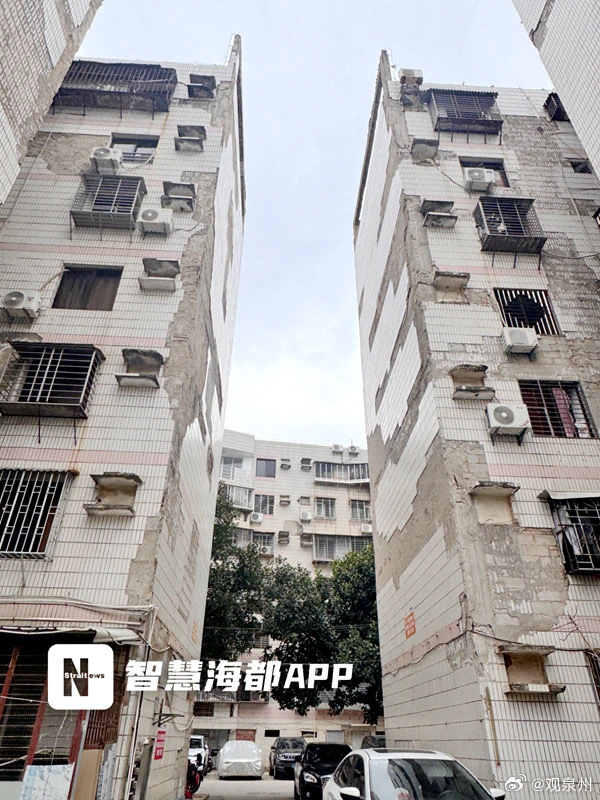 福建一小区外墙瓷砖严重脱落 据悉，温陵新城二期修建于1995年，共8幢楼，住着2