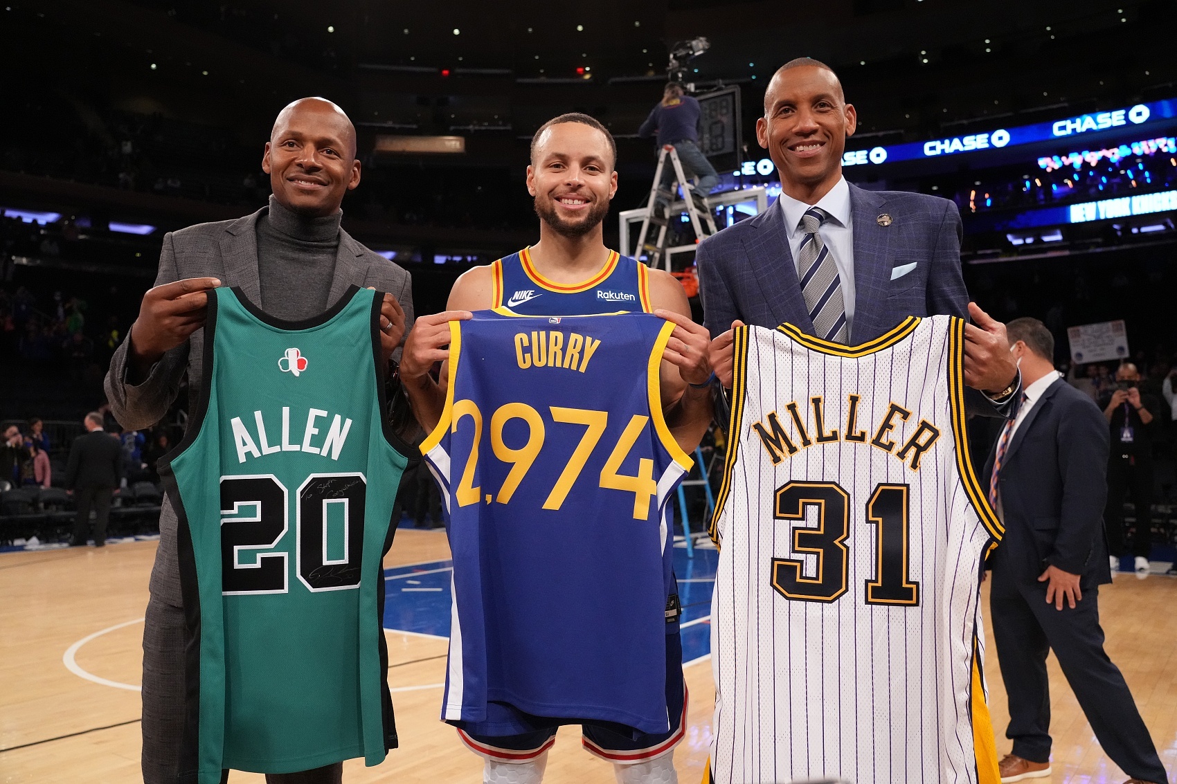 ➡NBA全明星赛应该再设一个环节，让NBA三分历史级射手们来一次PK，只有米勒雷