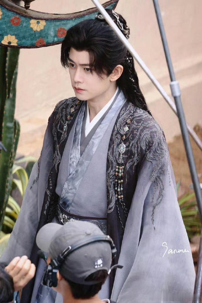 #任嘉伦佳偶天成新妆造#任嘉伦就是天选古装人，他的古装特别有感觉，可以温润可以霸
