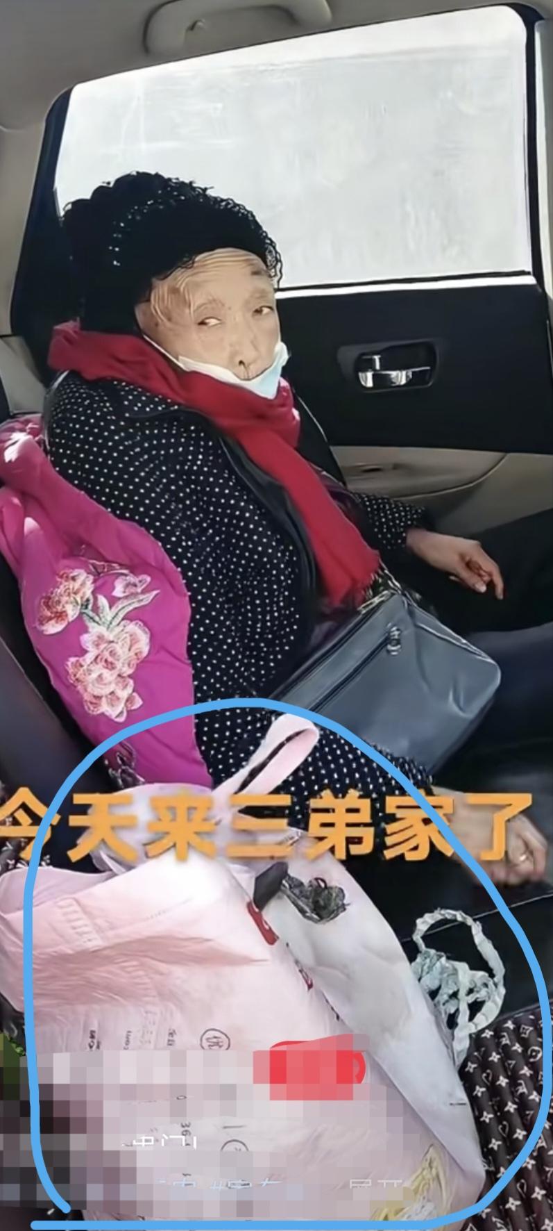 都说如今亲情淡薄了，尤其是六七十岁后兄弟姊妹间来往就少了。可是，马玉琴都87岁了