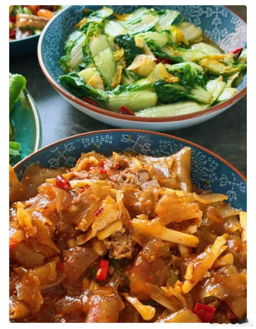 十个勤天 种地吧卓沅你就不能开个吃播嘛天天就知道发那个图片，真的馋死了  十个勤