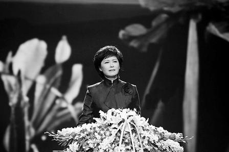 敬一丹走了，电视古典主义的黄金时代也跟着落下了帷幕。

2026 年 9 月 1