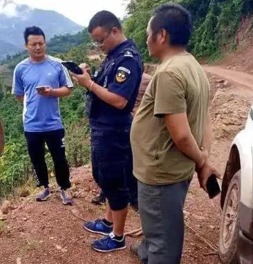 惊心动魄！4月16日中国连发两起泄密大案，两位普通人截停惊天危机
 
谍战影视剧