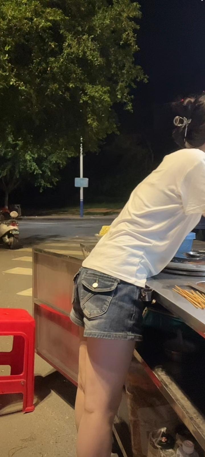 落日会落幕，晚风会消散，四季会轮回，人间万物皆有归途。唯独我的思念，没有尽头，没