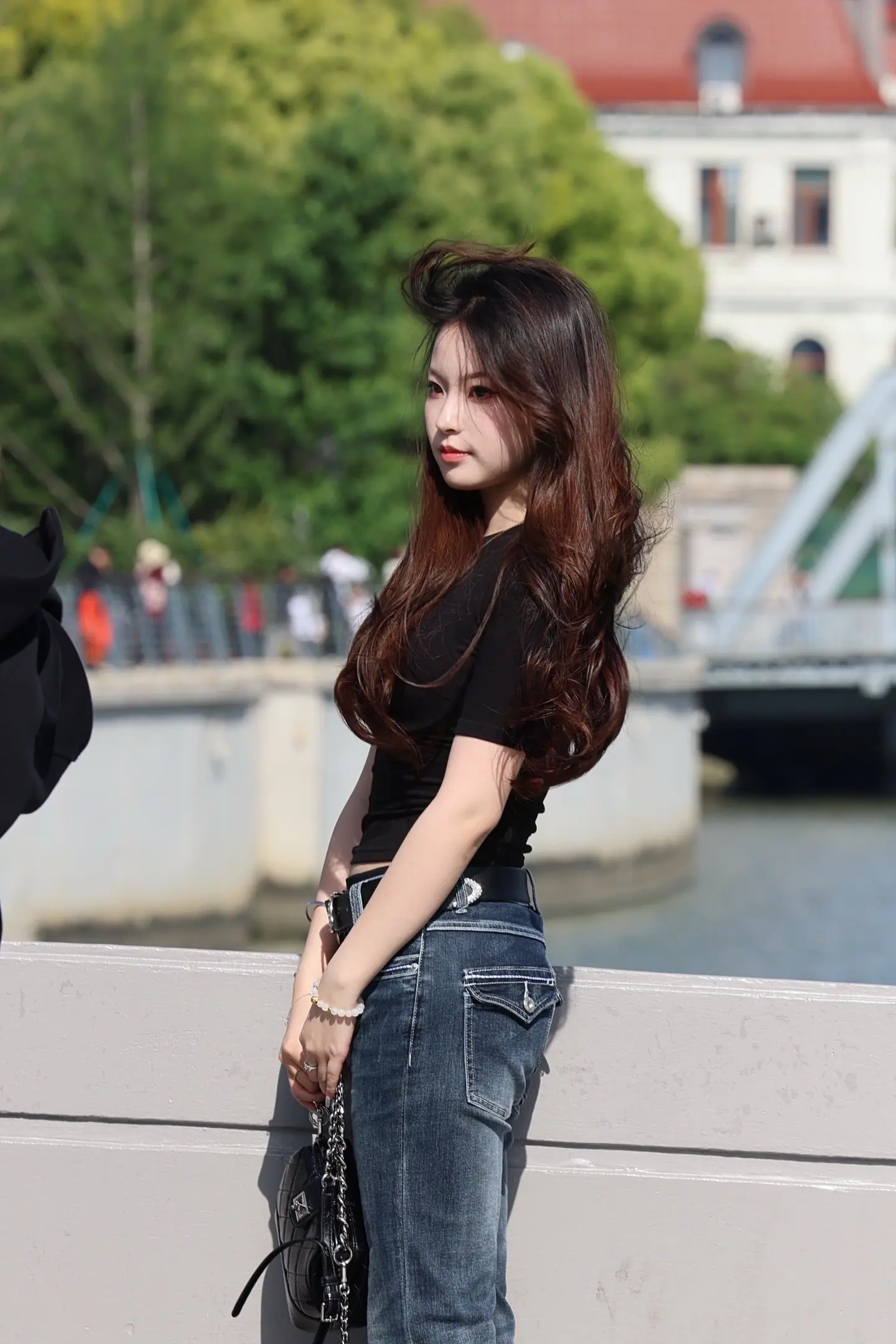 街拍牛仔裤穿搭 时尚街拍ootd 街拍穿搭 citygirl穿搭 街拍牛仔裤美女