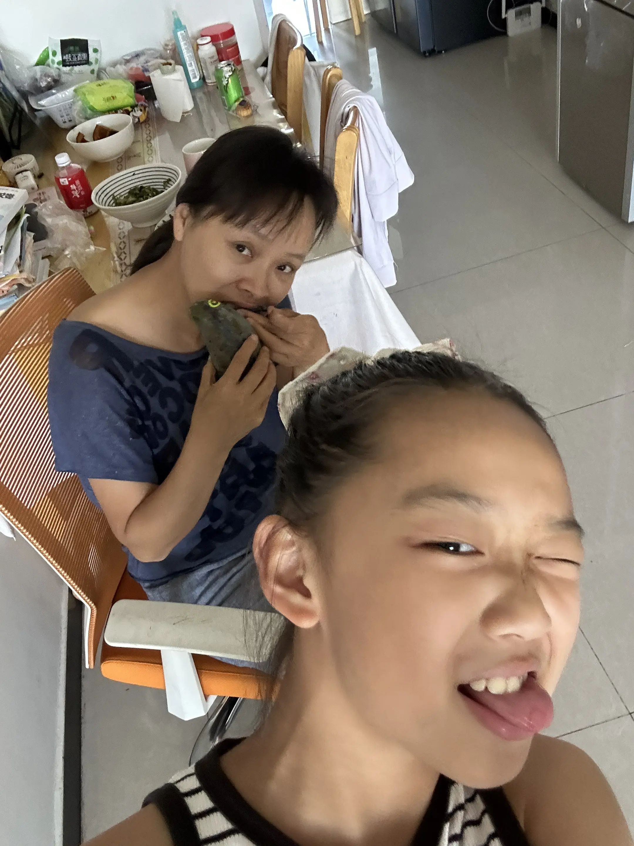 这也是一张极具高度内涵的摄影照片