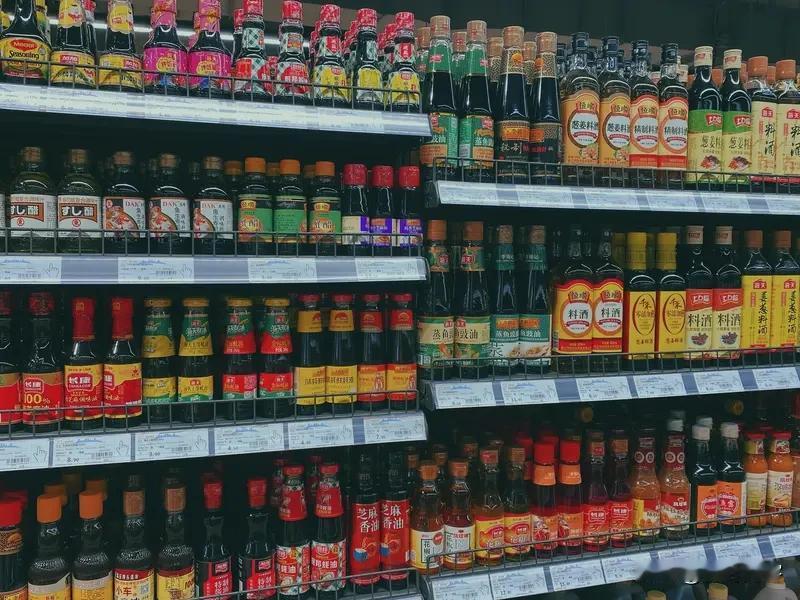 上联:日日油盐酱醋;
下联:年年春夏秋冬。
友友请下联 友友请邀对下联 对联求下