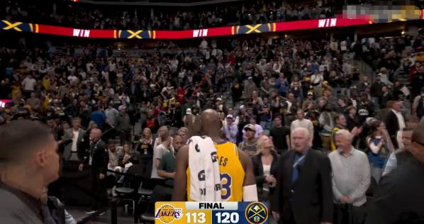 湖人老将詹姆斯真是太心灰意冷了！今天湖人在客场以113：120不敌掘金，值得一提