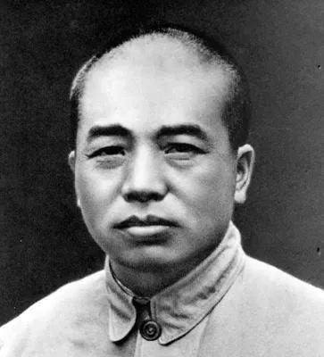 1974年，彭德怀去世时，临终想见朱德，他一次一次地向看守请求，可谁也不告诉朱德