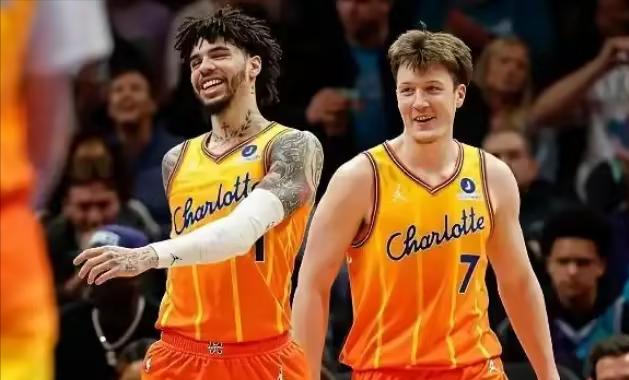 封王时刻！历史级新秀克努佩尔273记三分惊险登顶，创造NBA新纪录

北京时间4