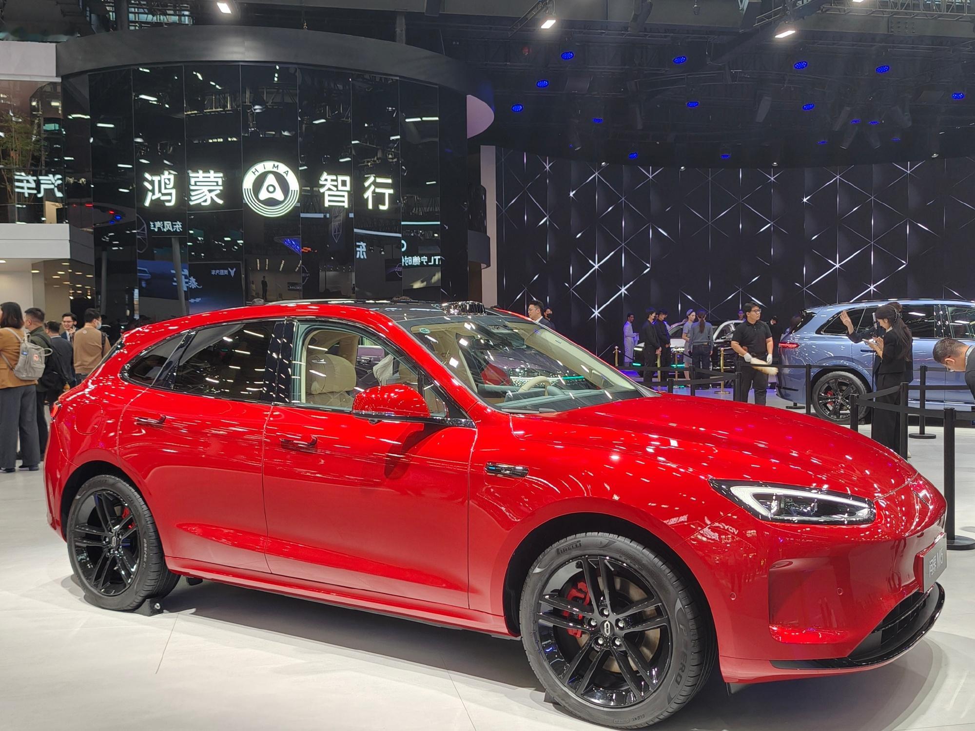 已经有多方消息确认明年会推出问界M6车型，而且不是顶替M5，是全新的产品系列，M