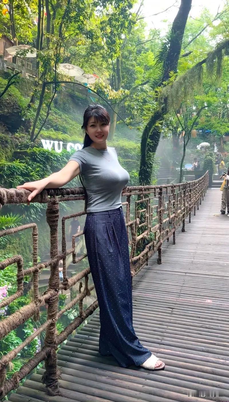 父亲节和母亲节最大的区别在于哪些地方？
母亲节，
儿子：妈妈你辛苦了，我给你制作