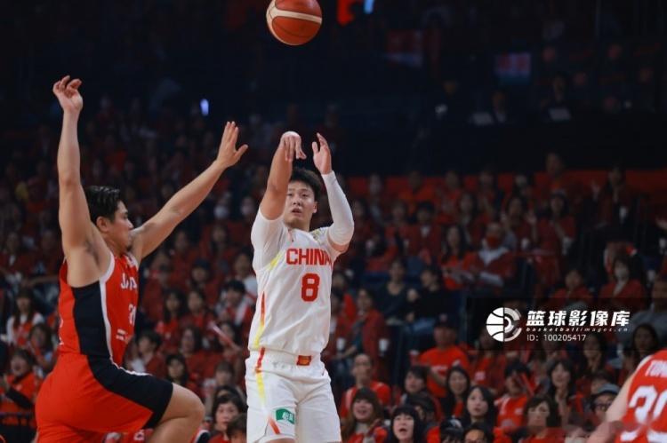 直播吧2月26日讯 男篮世界杯亚洲预选赛第一阶段赛事继续开打，中国男篮￼客场挑战