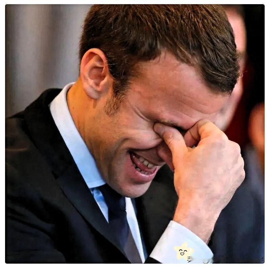 笑死我了
今天法国总统马克龙访问四川大学
有同学太激动了，把人家名字都喊成马卡龙