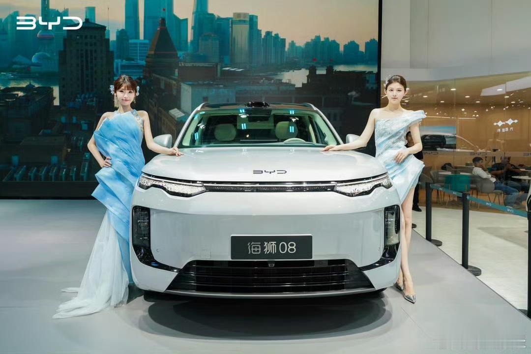 一觉醒来，汽车界炸锅了!
2026年国补以旧换新政策发布了：
1、新能源车：车价