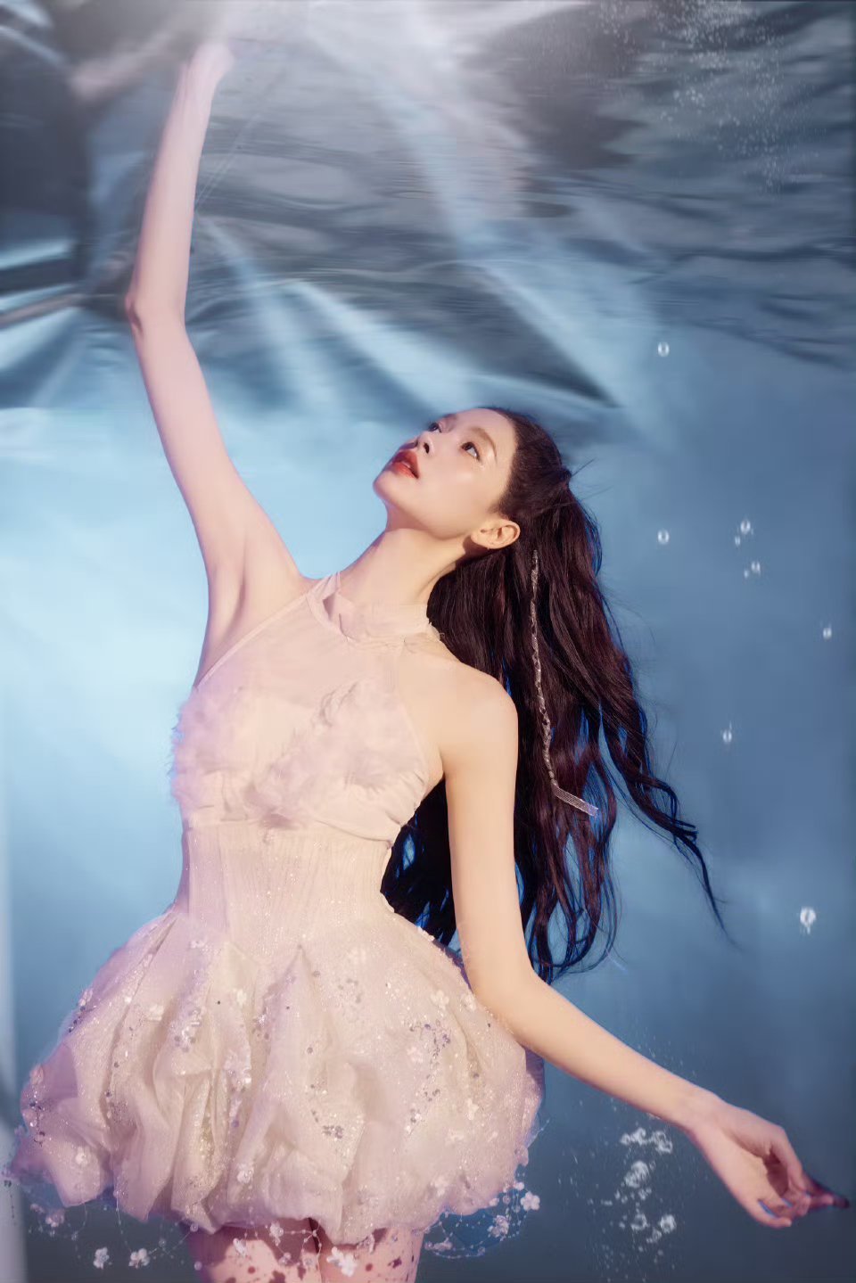 张艺上回应张艺上说下次只美不崩溃姐完全女团门面来着！第一次紧张很正常哈哈哈，期待