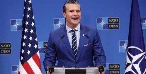 美国防长的一句话让美国人破了防，他表示中美要是开打，不出半个小时，他们的航母全得