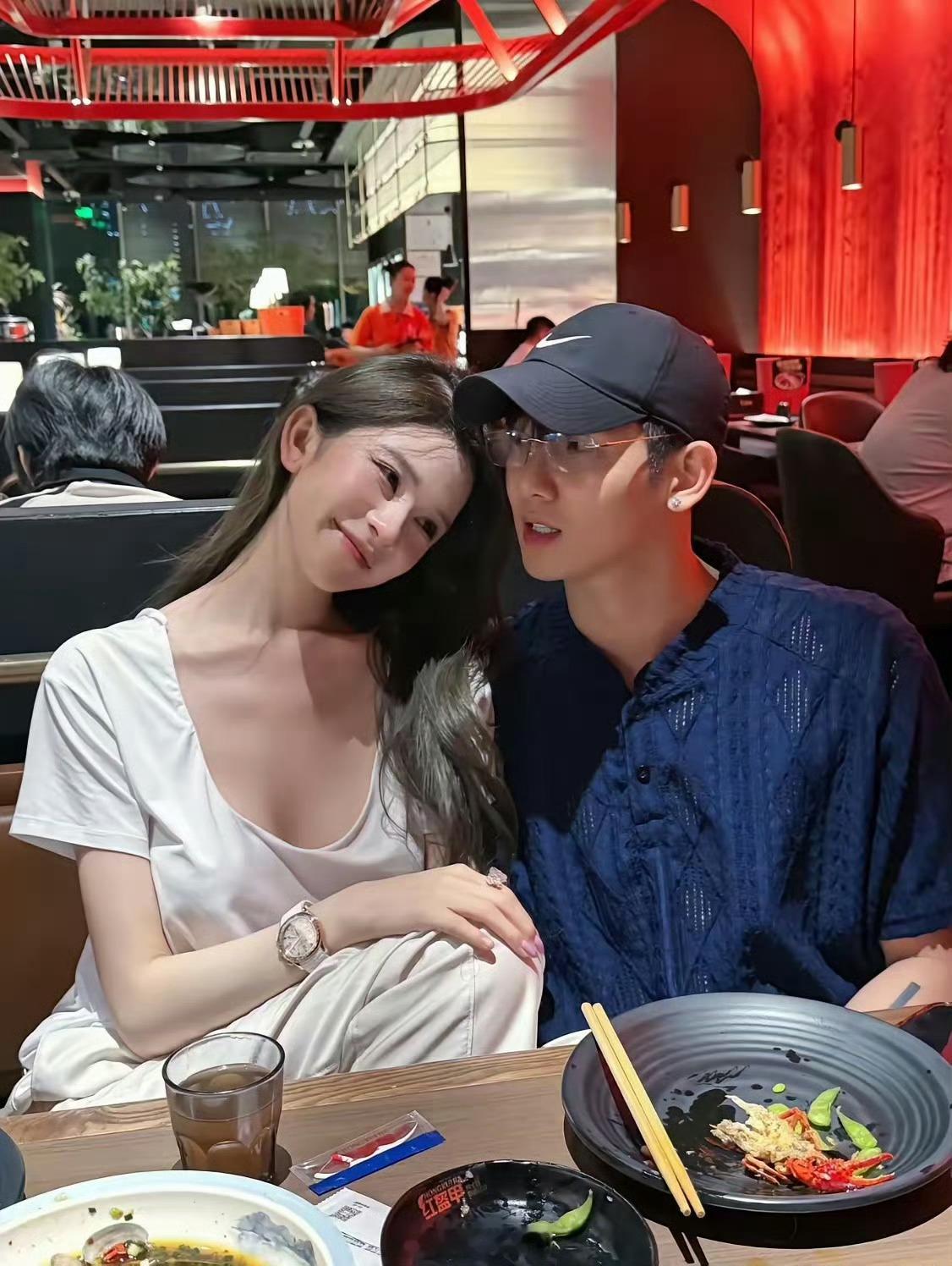 关注了一段时间梅尼耶，感觉Nico嫁给他也是很好的选择，我觉得是嫁得很好的。我看