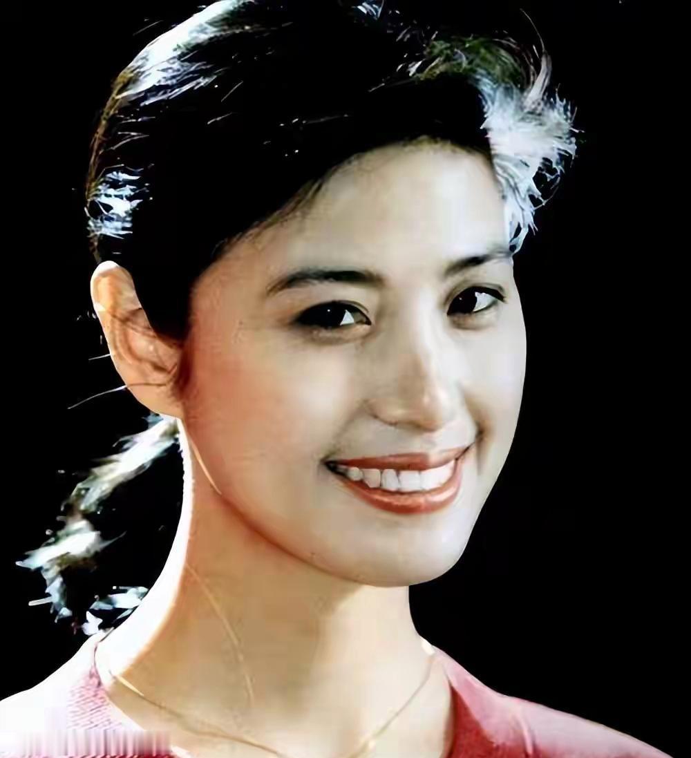 她被丁克耽误了半生，51岁高龄拼命生下龙凤胎
上世纪80年代，吴玉华与汪俊在南京