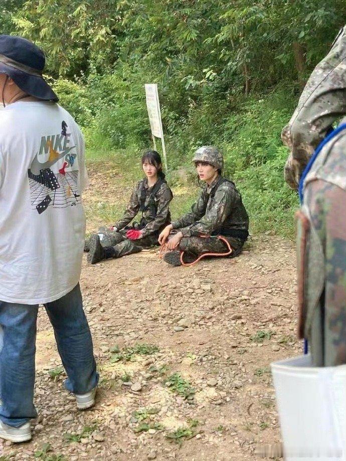 张元英金钟仁录综艺路透  张元英金钟仁录综艺路透，真的是双厨狂喜了[憧憬] 张元