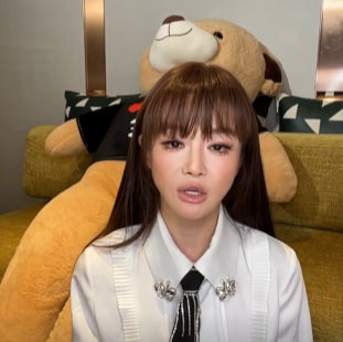 冉莹颖回应卖房还债冉莹颖理解邹市明冉莹颖坦言夫妻也是朋友，肝胆相照。她提出卖房，