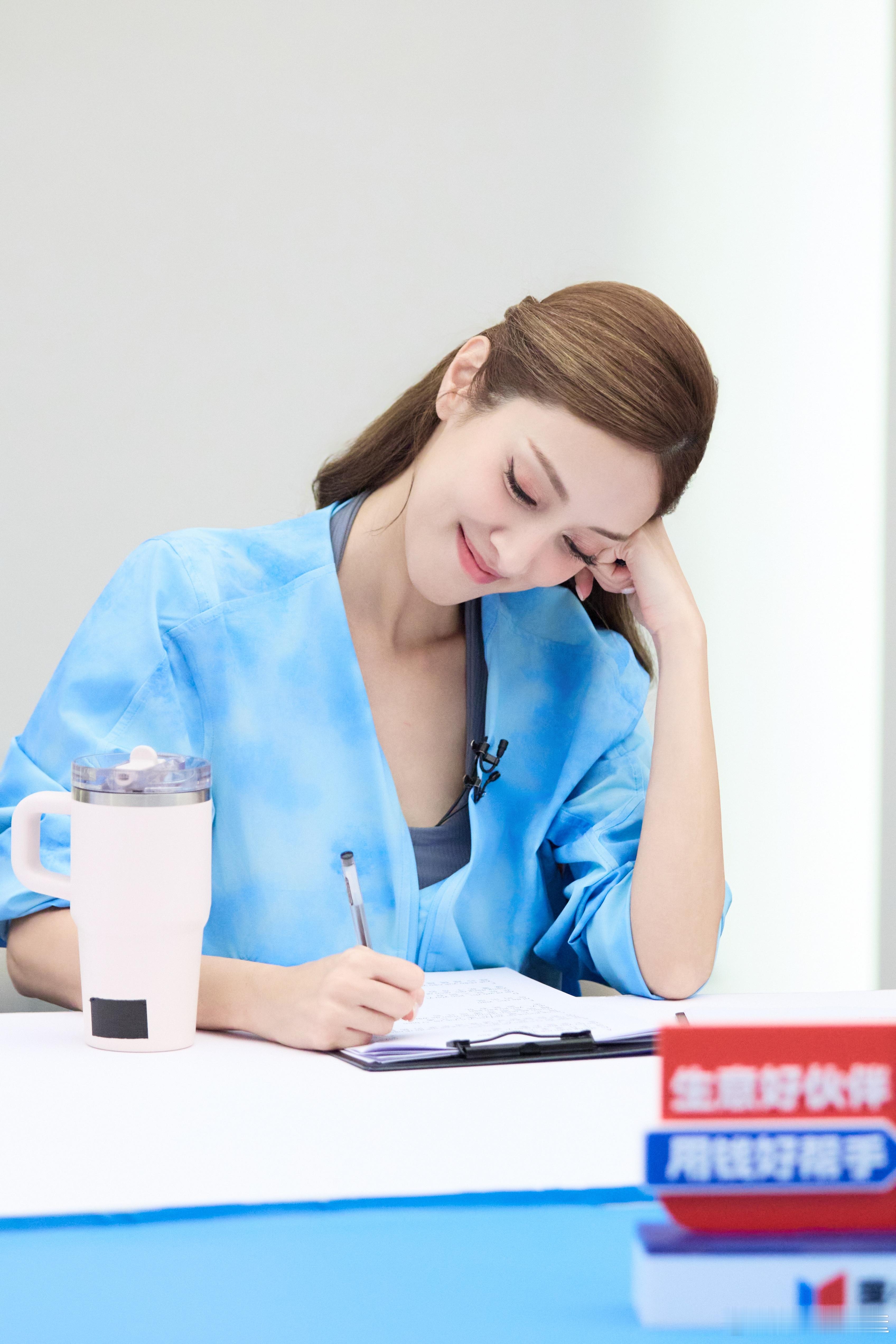 陈凯琳说香港小姐不能讲脏话 由广东话发音引发的爆笑名场面🈶 黄灿灿跟陈凯琳学广