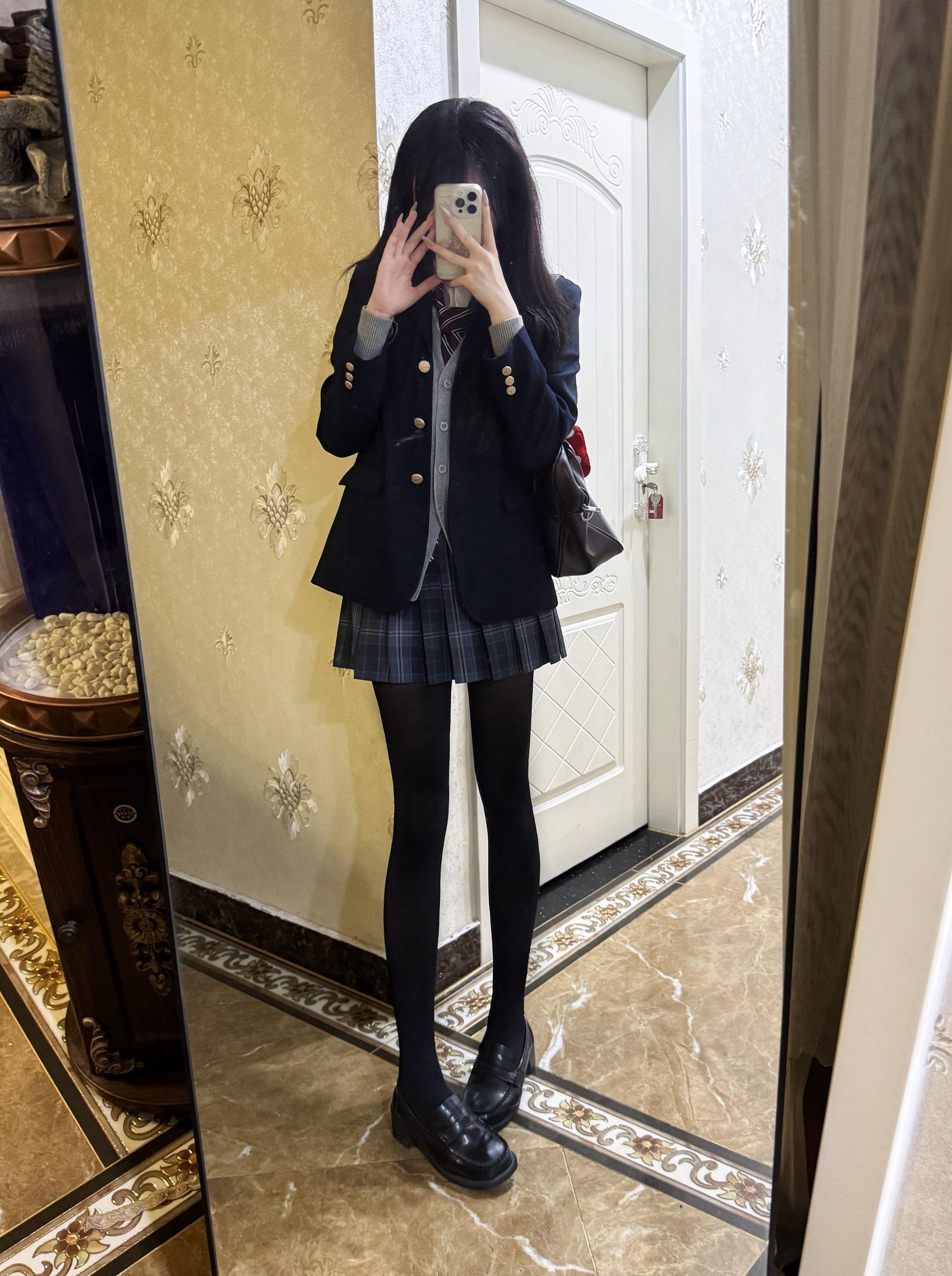 枯燥无味的世界来了一个你