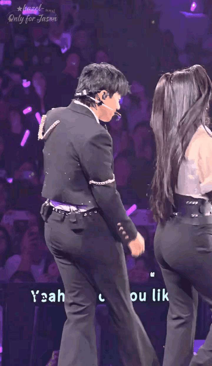 别再扭了。
你跳的不是舞，是焦虑的肌肉痉挛。
最近满屏的“扭胯舞”，让专业舞者沉