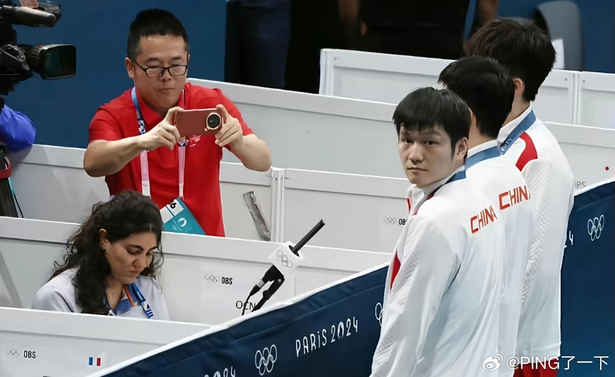 巴黎奥运会男子单打男团双金加冕得主🥇🥇樊振东（其实我想要李武军老师镜头里的影