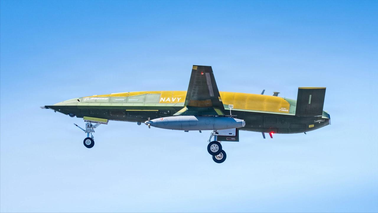 美国海军要补齐舰载机短板了吗，美海军MQ-25A“黄貂鱼”舰载无人加油机已正式迈