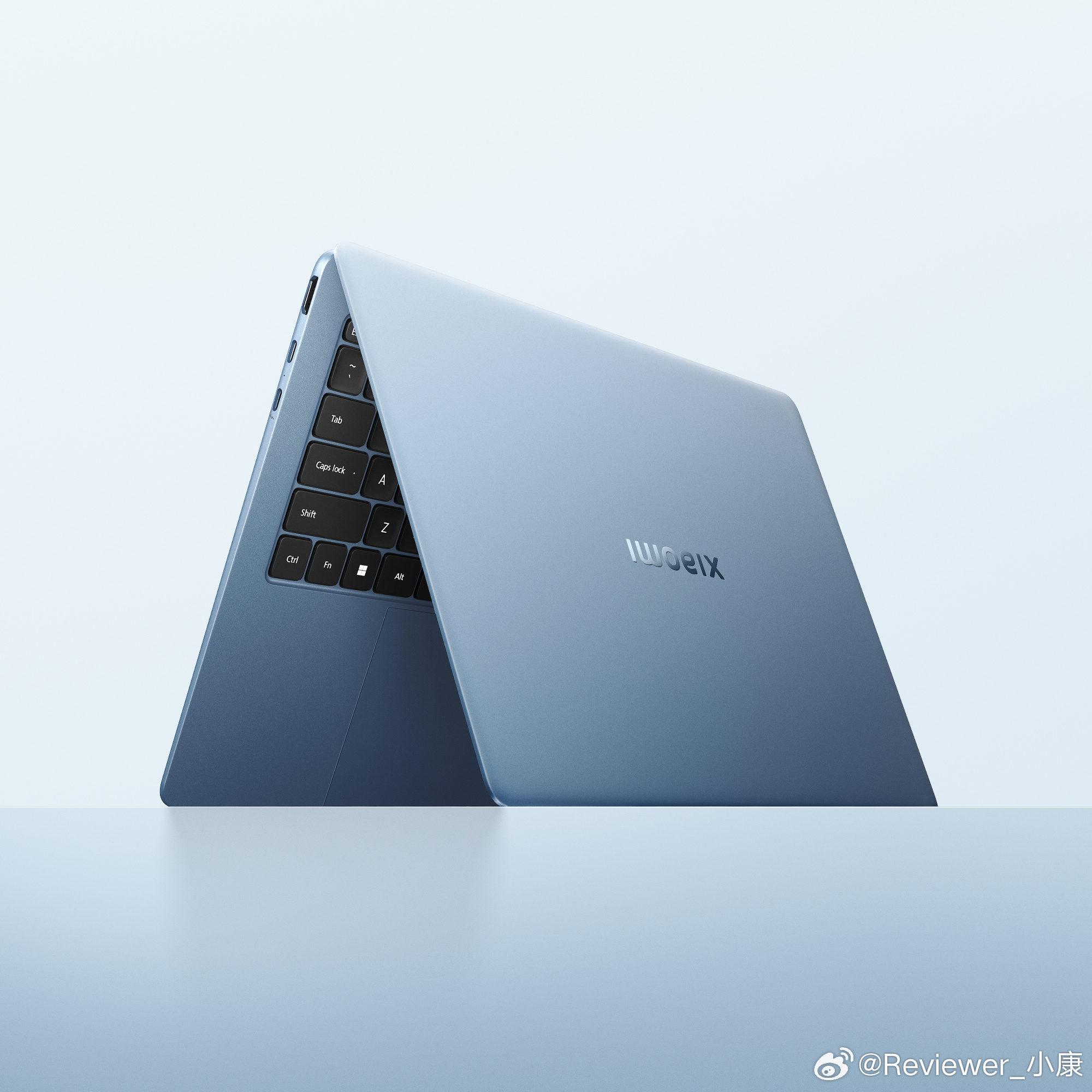 Macbook Neo有一个很细节的地方，键盘和机身同色。其他品牌笔记本键盘，基