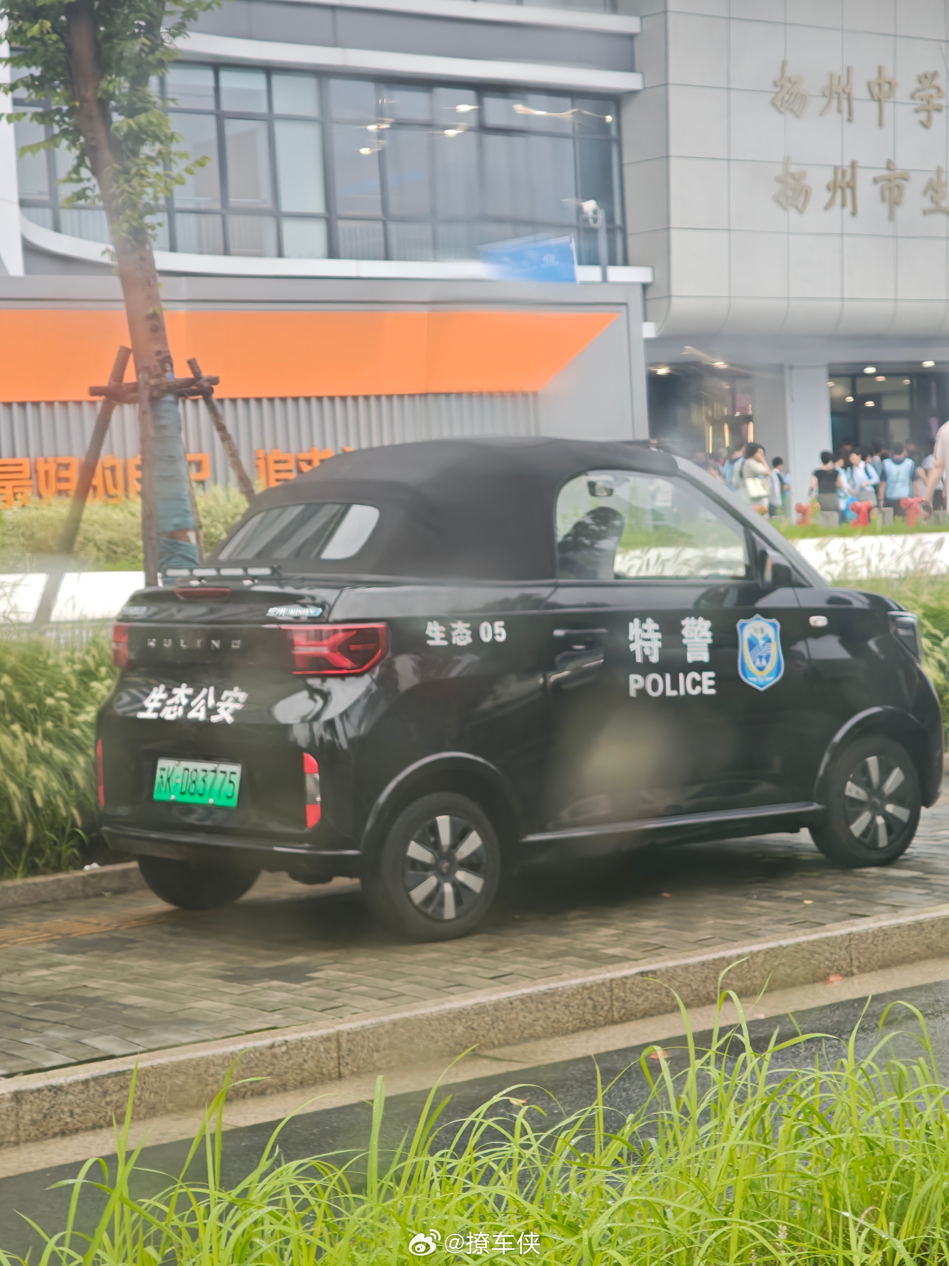 这个小车车太可爱了，貌似还是软顶敞篷的我和汽车的日常 扬州