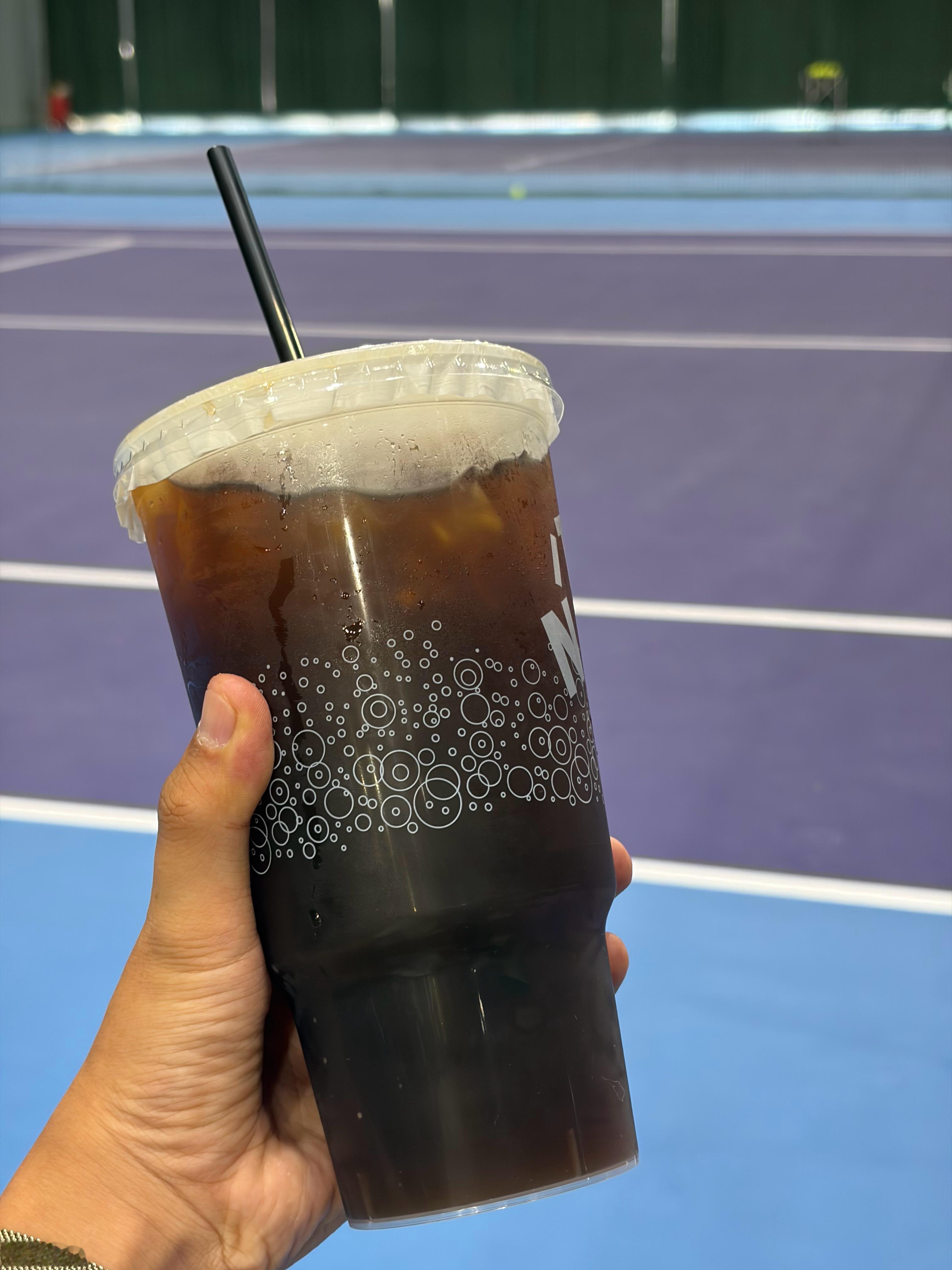 干 1L 冰美式熬夜到天亮…… 