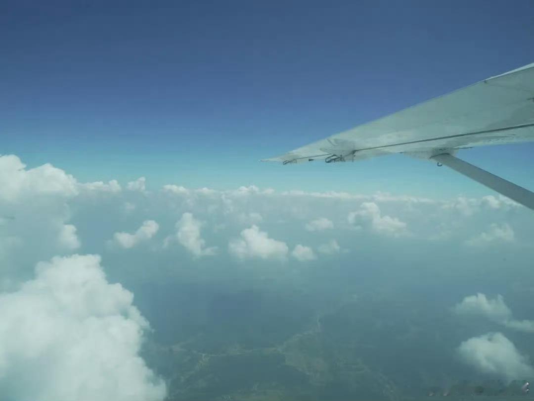 【#合肥至芜湖低空旅游观光航线正式开通了#】日前，由合肥至芜湖的低空旅游观光航线