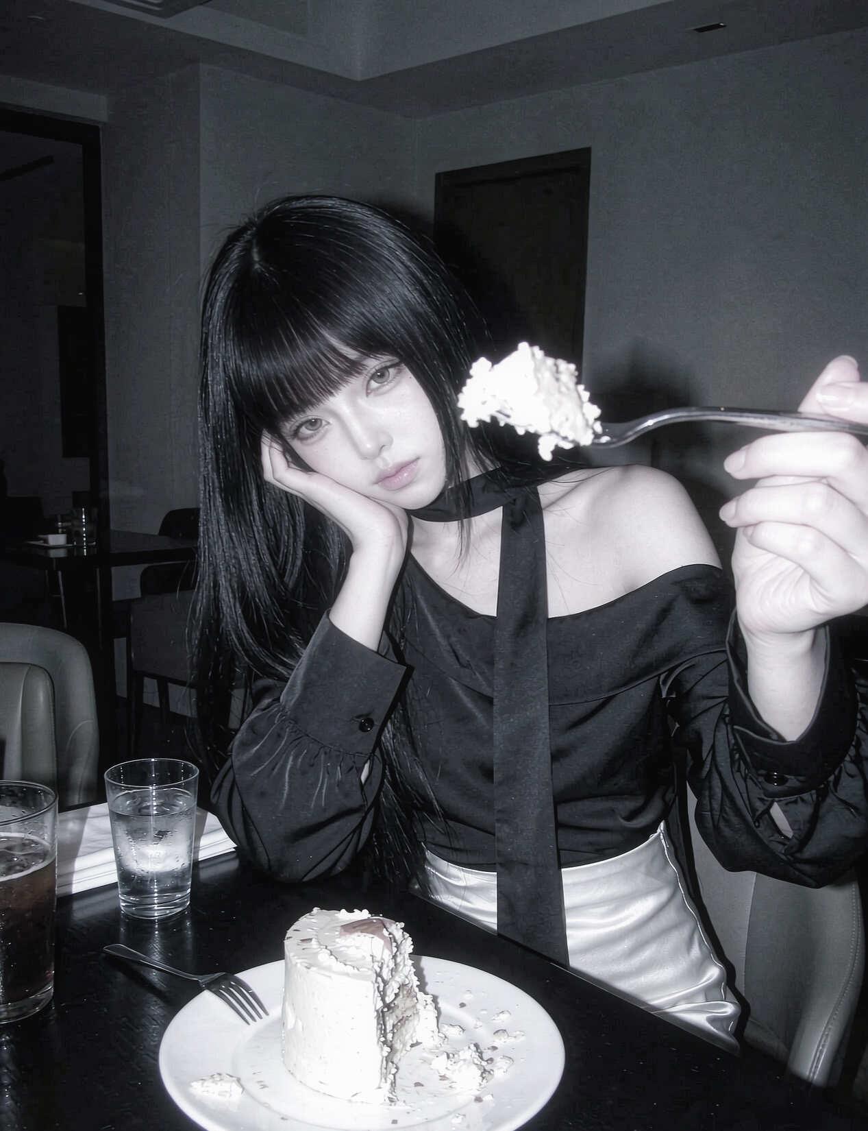 姜素贤
姓名：姜素贤
出生：2007 12.26
艺名：Soohy
身高: 17