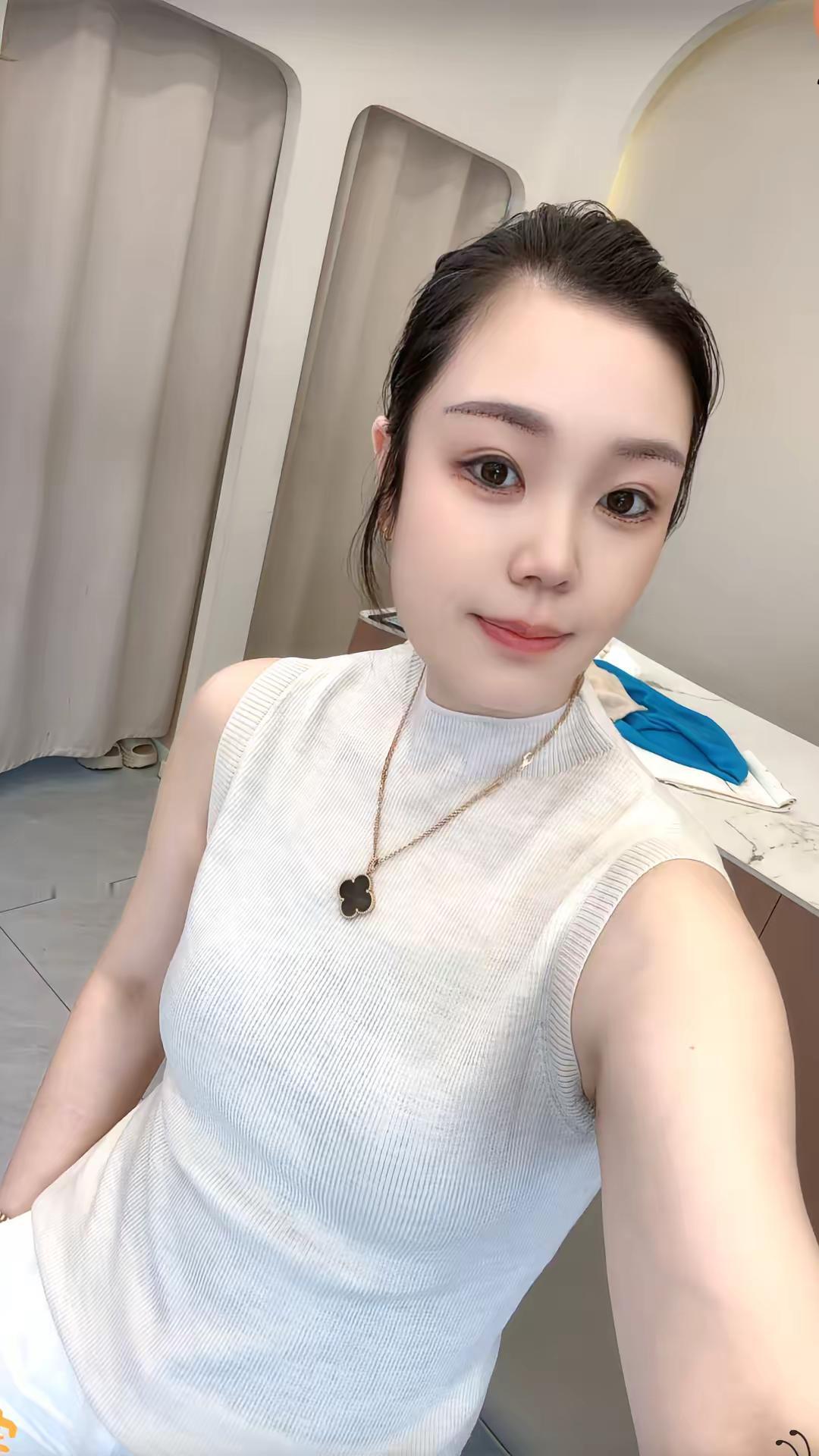 形象一定走在能力的前面，不然你的能力，很容易被低估，先敬罗衣后敬人，先敬皮囊后敬