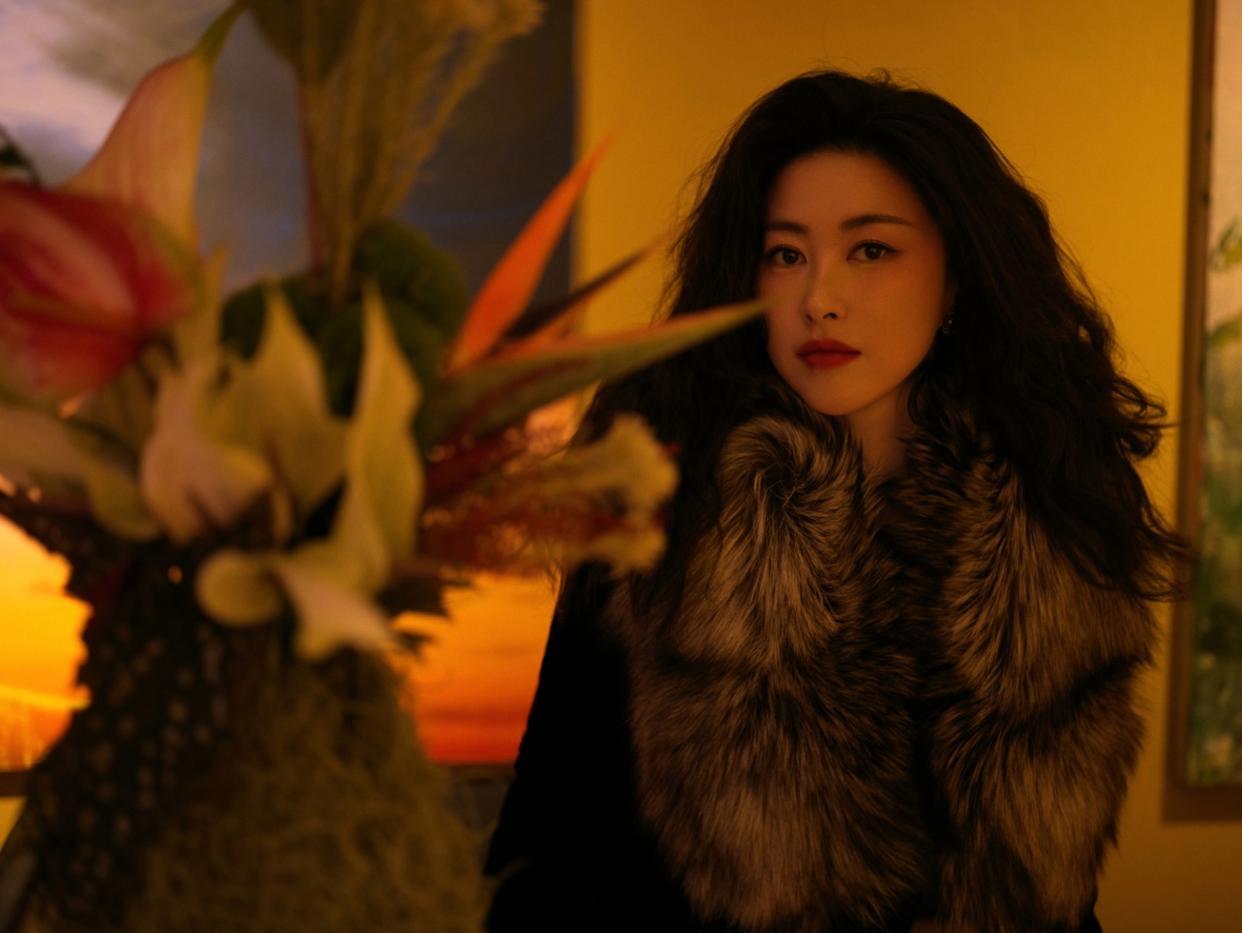 朱珠：艺术殿堂里的优雅风骨，时光沉淀的魅力永不设限

漫步在艺术展馆的朱珠，以一