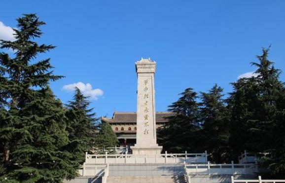 “如果必须走那条路，先辈的血就白流了！”这句话最近在网上引起了很多人的共鸣。
