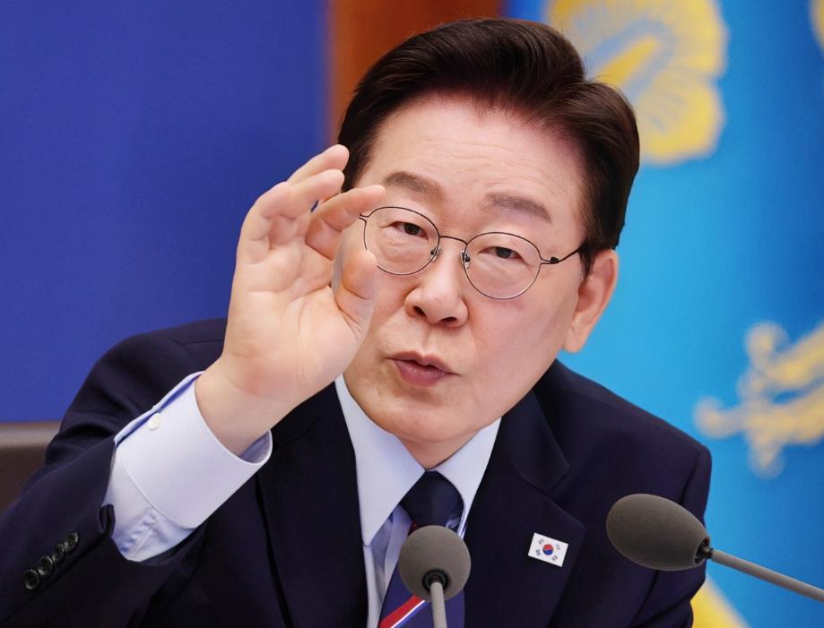 韩国答应中国了
5月13日，韩国总统李在明在首尔总统府会见了中国国务院副总理何立