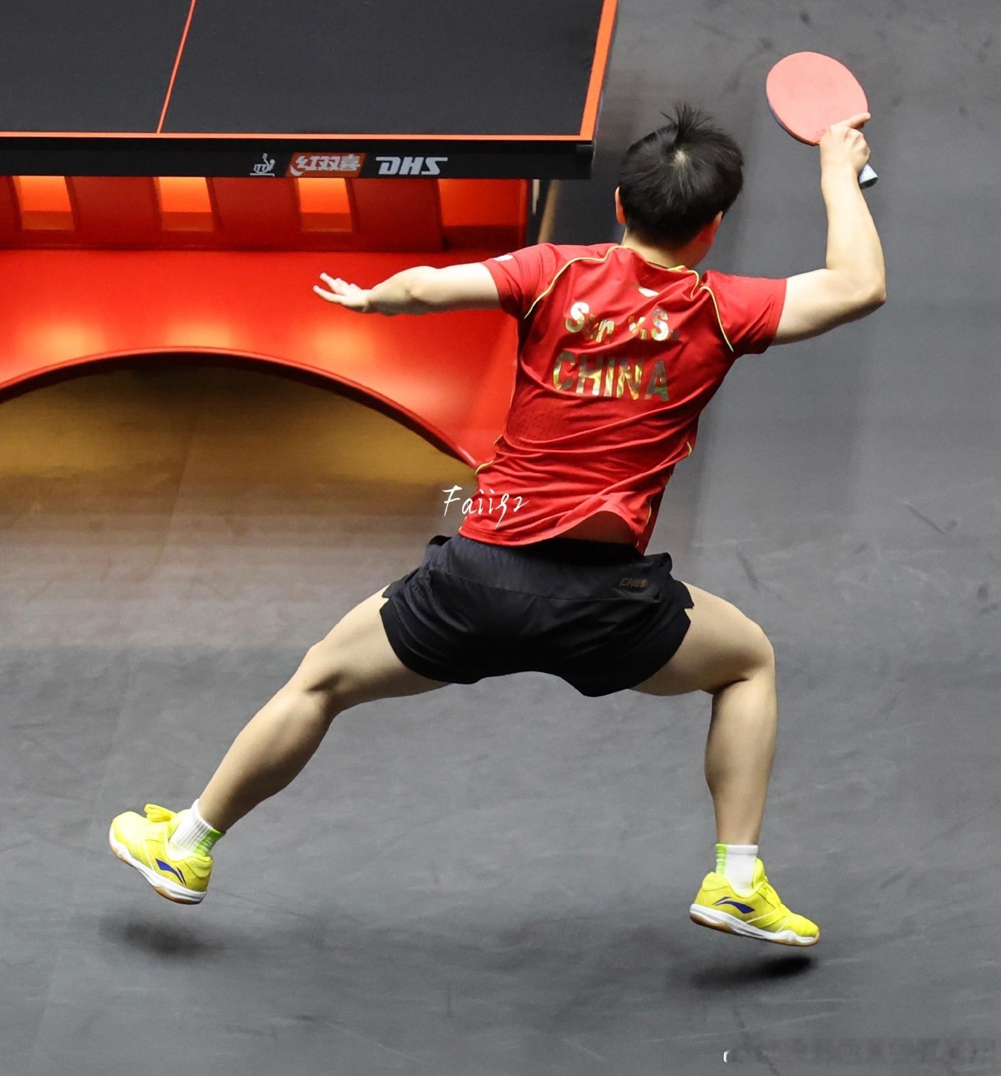 莎莎刻苦训练，可以防各种高难度的球，不愧是世一[努力] ​​​