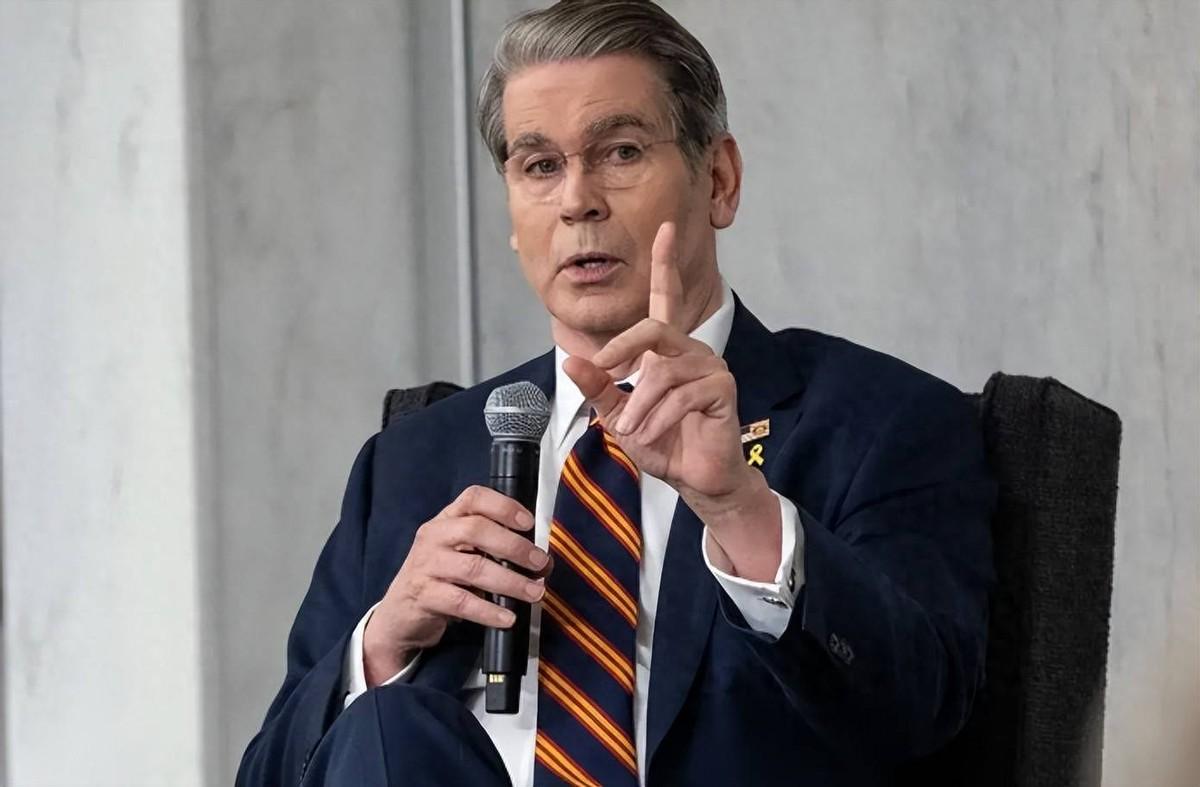 美对伊最强制裁来了!
当地时间4月28日，美国宣布对35个伊朗相关实体及个人实施