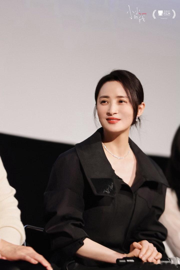 蒋勤勤百花奖掉提 点进来之前以为是假消息，点进来之后沉默了。《小小的我》里她那几