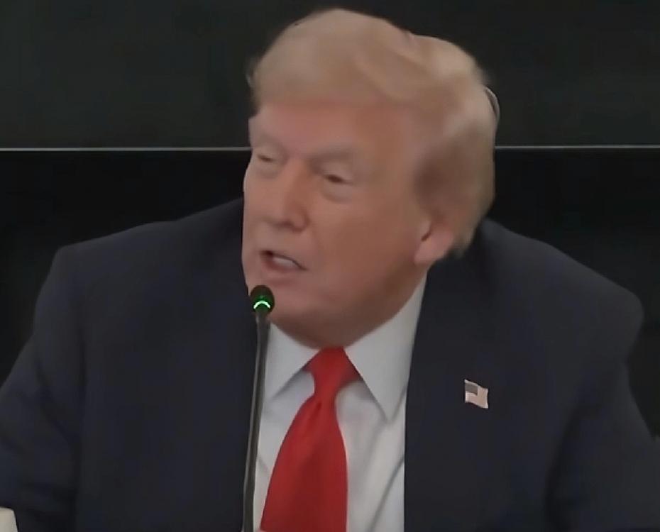 诺贝尔和平奖发布前，以色列停止进攻了，停火协议生效了，特朗普想拿和平奖的欲望达到