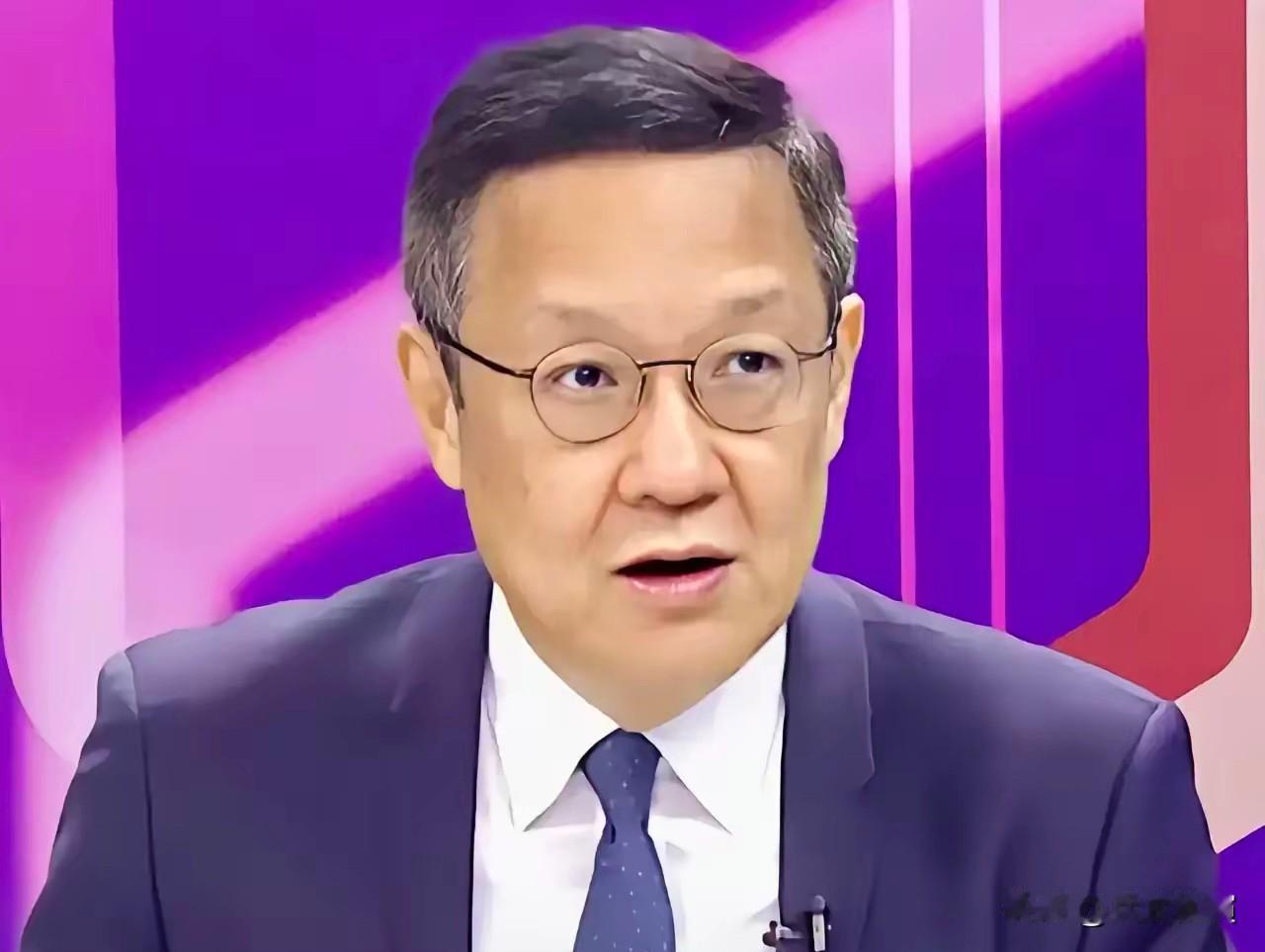 6月2日，台湾名嘴介文汲说：菲律宾和日本进行专属海洋经济区划界谈判，划到贴着台湾